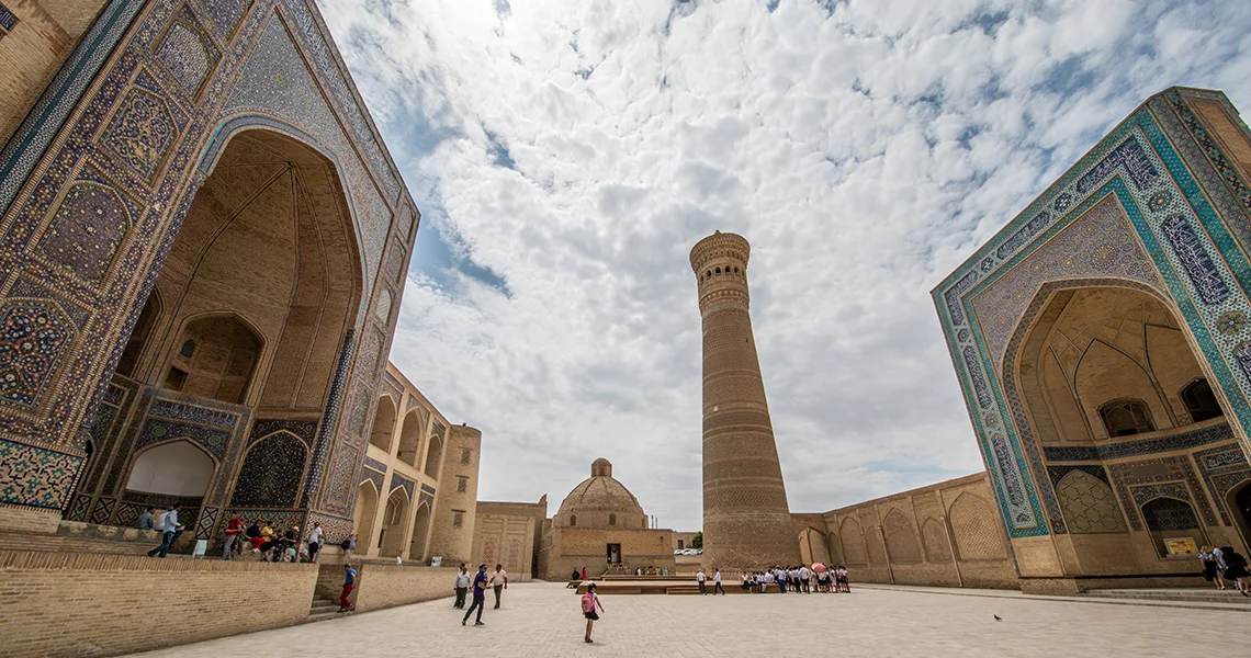 bukhara uzbekistan moschea Kalon